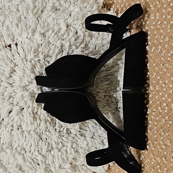 Worthington Heels - Picture 9 of 17